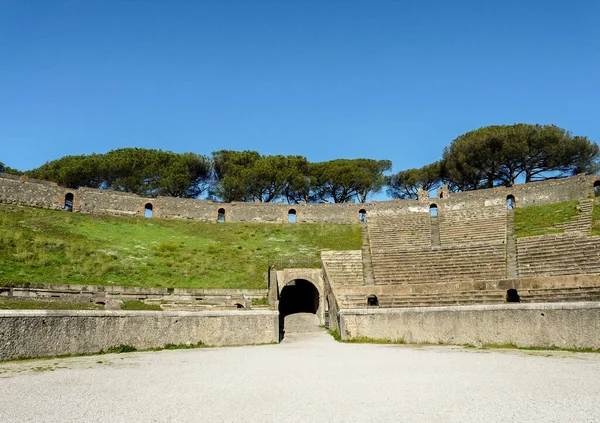 意大利庞贝城的古代圆形剧场 — 图库照片