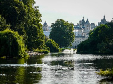 Sabah Londra Saint James Parkı 