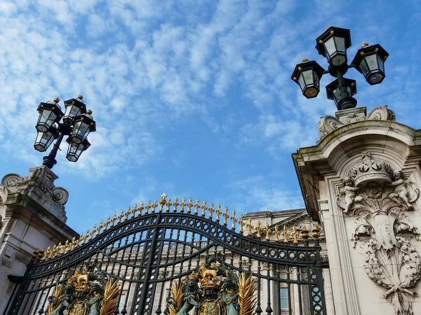 Ворота Букингемского Дворца Лондоне — стоковое фото