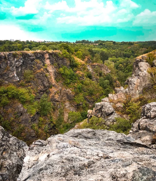 Prag 'daki Doğal Park Divoka Sarka 