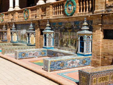 Sevilla 'daki İspanyol vilayetlerinin eşsiz mozaik haritası 