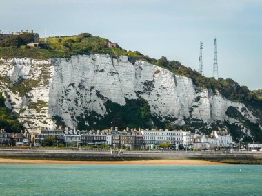 Dover Beyaz Kayalıkları ve Dover Boğazı 