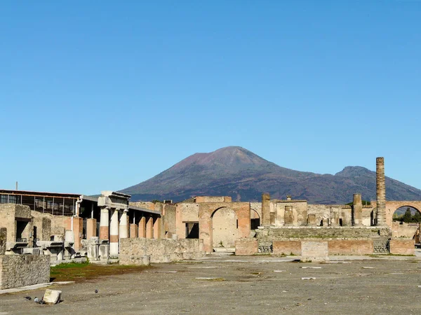 Ruiner Byggnader Pompeji Och Berget Vesuvius — Stockfoto