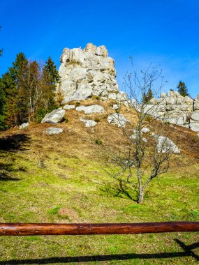 Tustan Kalesi 'nin kalıntıları. 