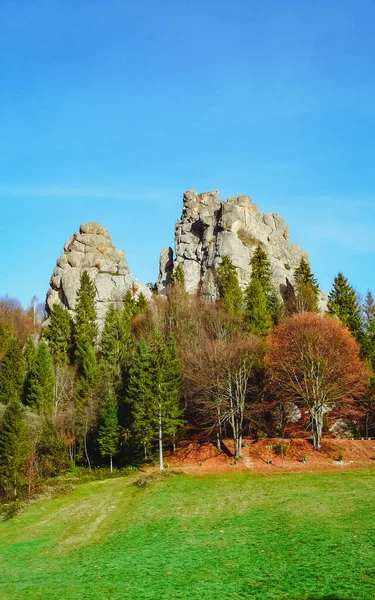 Stone Rocks Beautiful Carpathian Forest — Zdjęcie stockowe