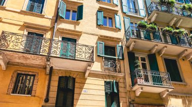 Verona 'da güzel bir bina. 