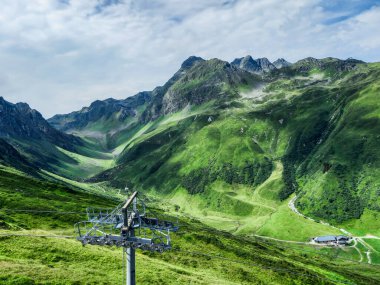 Güzel yeşil bir Alp Vadisi 