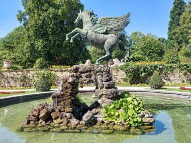 Mirabell Sarayı 'ndaki Pegasus Çeşmesi 