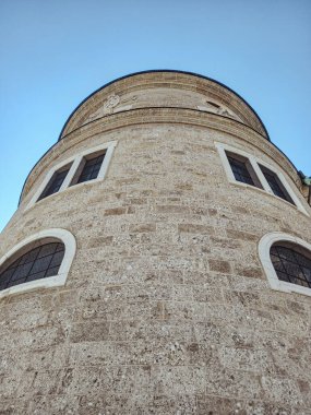 Salzburg 'daki eski ortaçağ binası. 