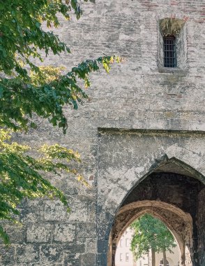 Ulm 'daki Kaz Kulesi' nin eski duvarı 