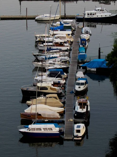 Marina Prag Med Båtar Och Yachter — Stockfoto