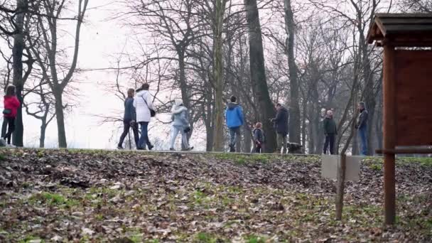 Belgrado Servië Januari 2022 Een Groep Mensen Kinderen Open Lucht — Stockvideo