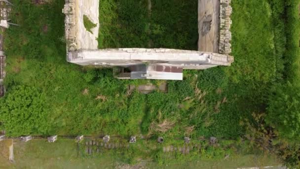 Een Verlaten Oude Katholieke Kerk Bij Fruska Gora — Stockvideo