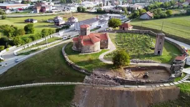 Parte Trás Igreja Velha Pedra Onde Sol Entra Lente — Vídeo de Stock