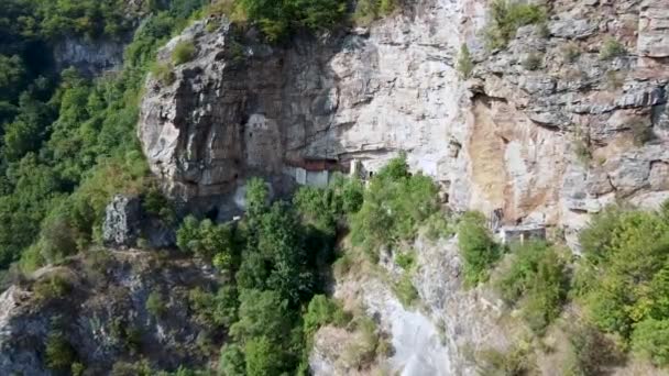 Zoom Sur Vue Aérienne Vieille Tour Pierre Sommet Falaise — Video