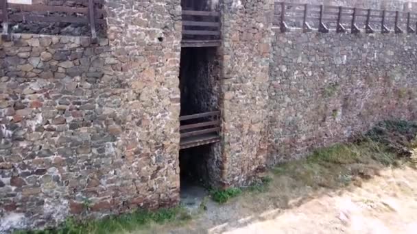 Staré Středověké Pevnosti Města Kopci Řeky — Stock video