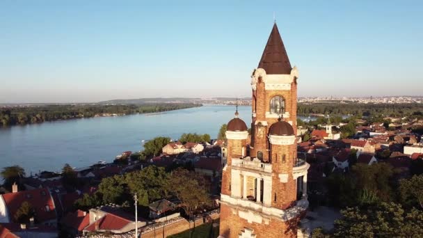 Erődítmény Vastag Kőfalakkal Tornyokkal Városban — Stock videók