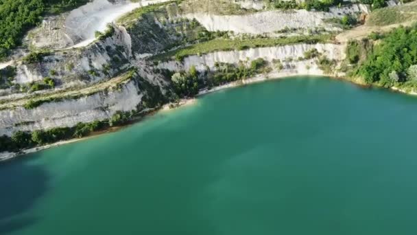 Velké Krásné Jezero Tyrkysové Vody Písečnými Plážemi Spousta Volně Žijících — Stock video