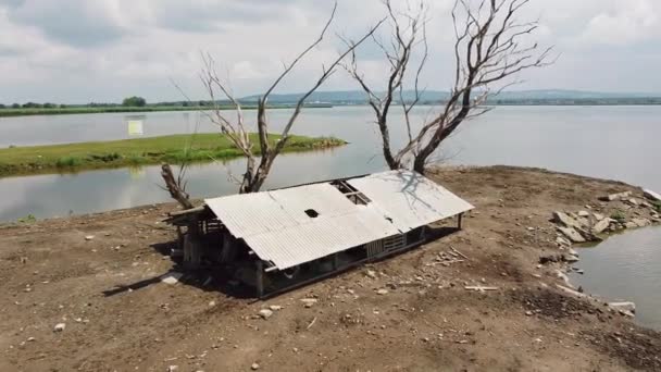 Stalla Abbandonata Una Fattoria Ecologica Sul Lago — Video Stock