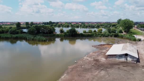 Establo Abandonado Una Granja Ecológica Lago — Vídeos de Stock