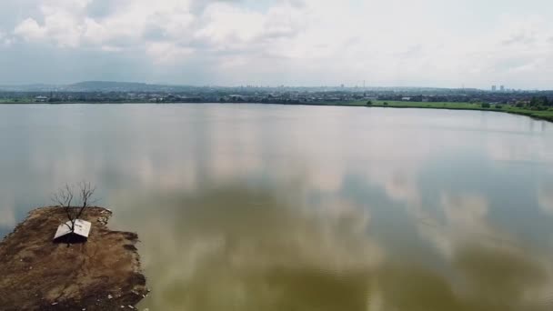 Veduta Grande Lago Nei Pressi Del Paese Dove Trova Una — Video Stock