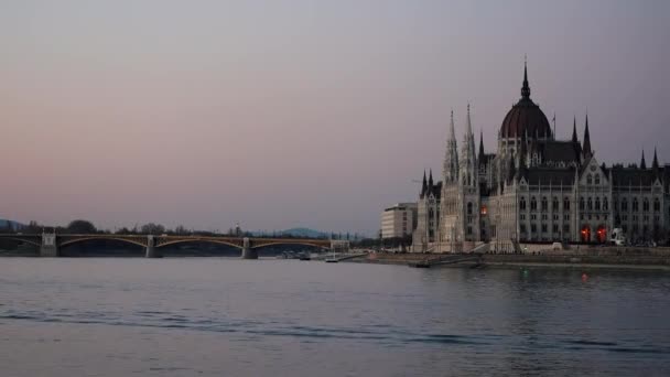 Parlamento Ungherese Costruire Lungo Fiume Prima Della Fine Della Giornata — Video Stock