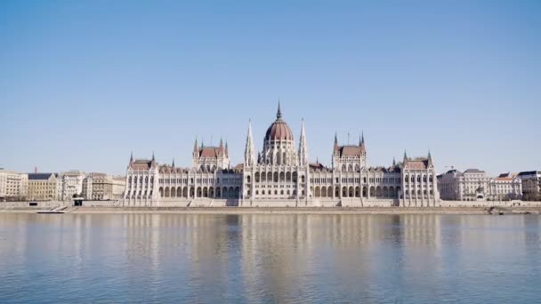 Ungarsk Parlamentsbygning Dagen – stockvideo