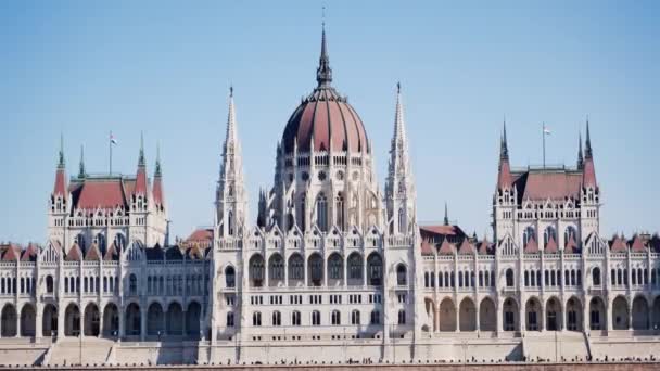 Gedung Parlemen Hungaria Pada Siang Hari — Stok Video