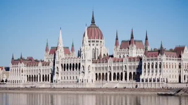 Ungarsk Parlamentsbygning Dagen – stockvideo