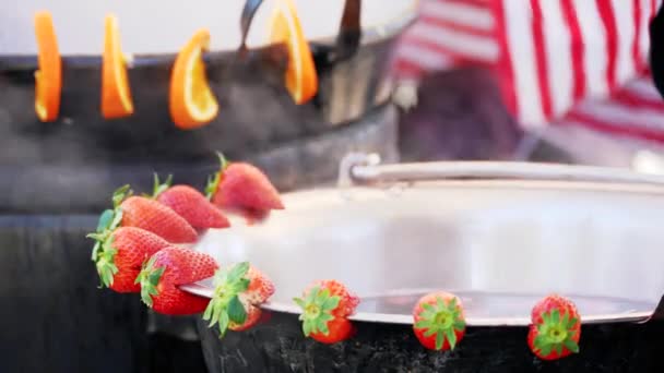 Mulled Strawberry Wine Metal Cauldron Evaporates — Stock Video