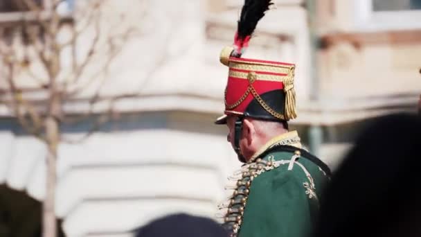 Hongaarse Middeleeuwse Soldaten Traditioneel Uniform Paard — Stockvideo