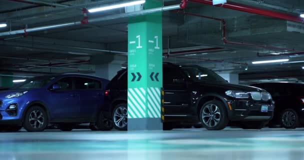 Parking Spaces Parked Vehicles Marked Garage Spaces Covered Garage Mp4 — Vídeos de Stock