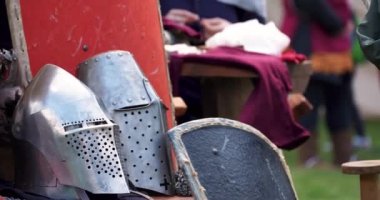 Ortaçağ savaş teçhizatı koruyucu kasklar