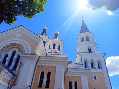 The sun's rays that fall on the crosses of the Orthodox Cathedral and are reflected from its gilded towers give the impression that the sunny Lord is looking down on us.