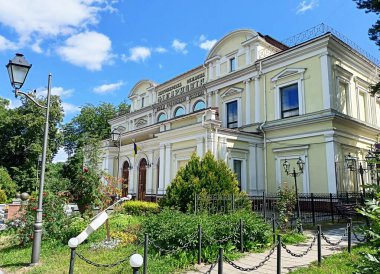 The unsurpassed beauty of the ancient buildings of the Middle Ages that so often appears to the traveler in the cities of central and western Ukraine.