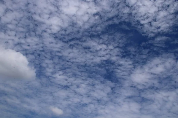 Altocumulus Wolken Und Blauer Himmel Hintergrund — Stockfoto