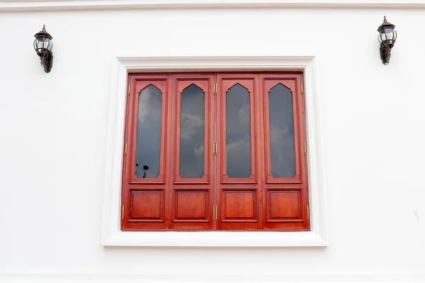 Red Brown Wood Window White Wall Retro Style Window Closed — Stock Photo, Image