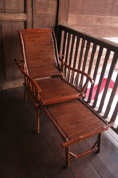 Bambusové Křeslo Rodném Stylu Balkóně Dřevěného Domu Vzor Židle Tradičního — Stock fotografie