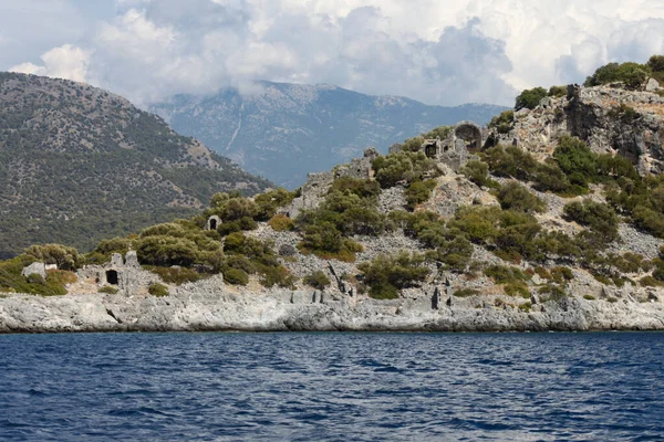 Fethiye, Mugla, Türkiye - 17 Eylül 2014: Gemiler Adası 'ndaki bir şapelin kalıntıları