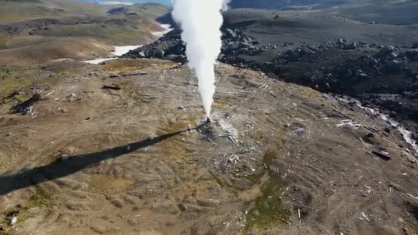 Geyser on the volcano steam — 图库视频影像