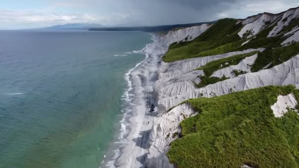 White cliffs on the ocean — Wideo stockowe