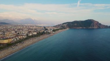Alanya 'daki Kleopatra plajında İHA uçuşu
