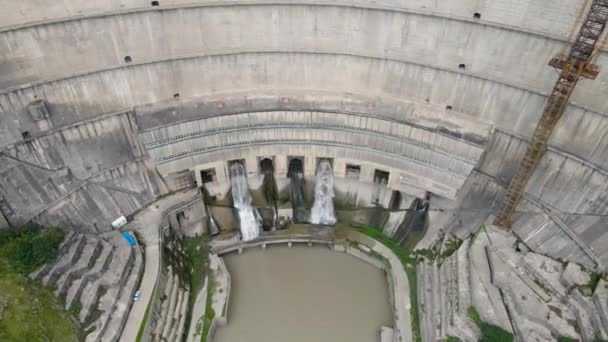 Flight over the Inguri hydroelectric power station in Georgia — Vídeo de Stock