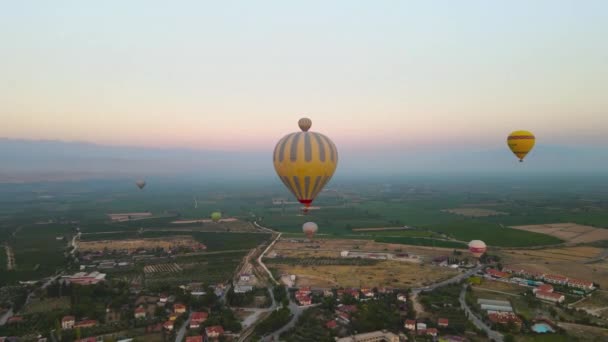 Vuelo Globo Aerostático Amanecer Turquía Imágenes Fullhd Alta Calidad — Vídeos de Stock