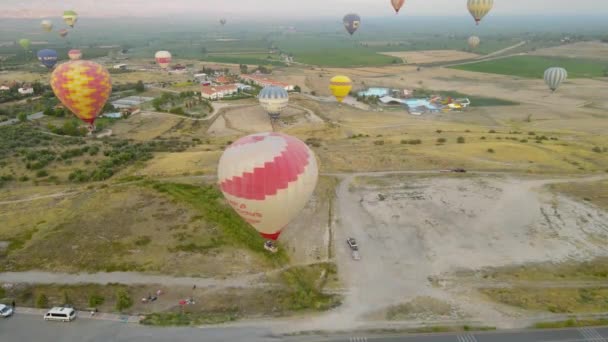 Hőlégballon Leszállás Repülés Után Kiváló Minőségű Fullhd Felvételek — Stock videók