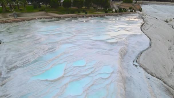 Pamukkale Travertines Cinematic Aerial Drone Footage Formaciones Minerales Caliza Blanca — Vídeo de stock