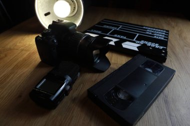 Film çekimi için klavye, patlamış mısırla daha çok sinemaya gitmek istersin.