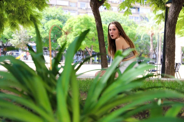 Pretty Young Girl Brown Hair Posing Various Places City Alicante — Stockfoto
