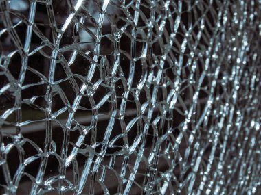 Kırık geometri - çatlaklarla kaplı cam