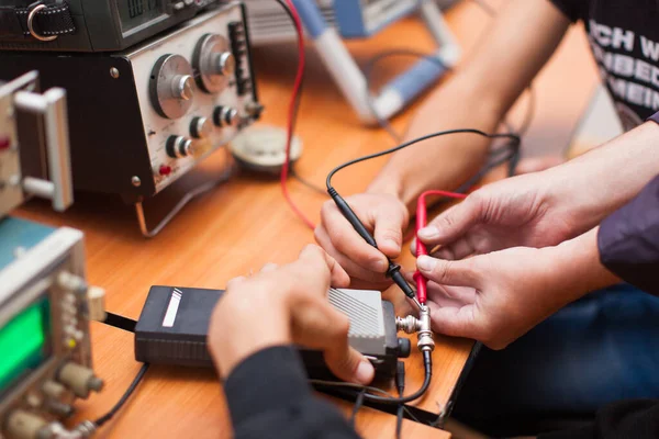 Engineers Work Electrical Measuring Devices — Stock Fotó